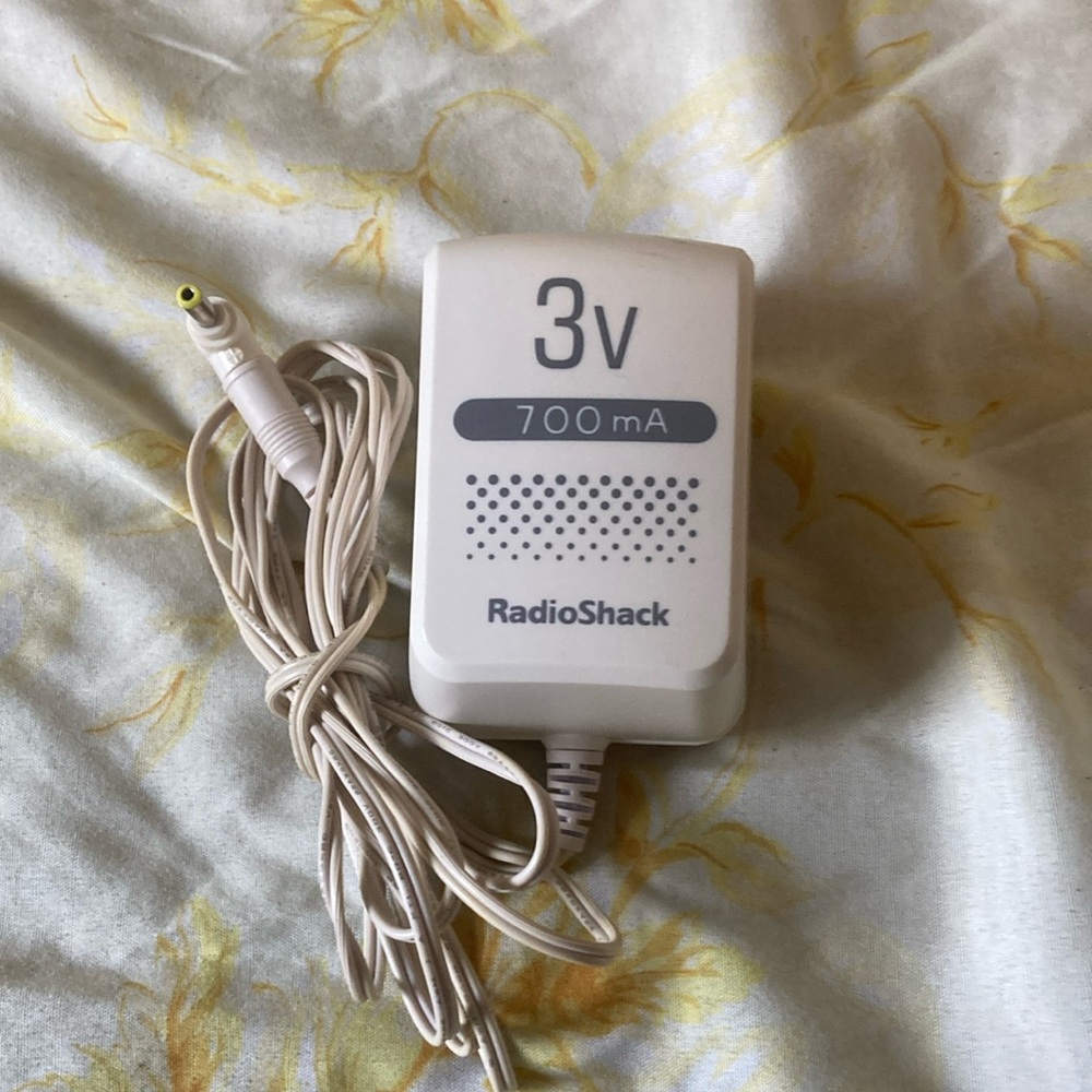 RadioShack 3V 700mA Power Adapter